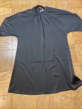 Black Short-Sleeve Tunic Top
